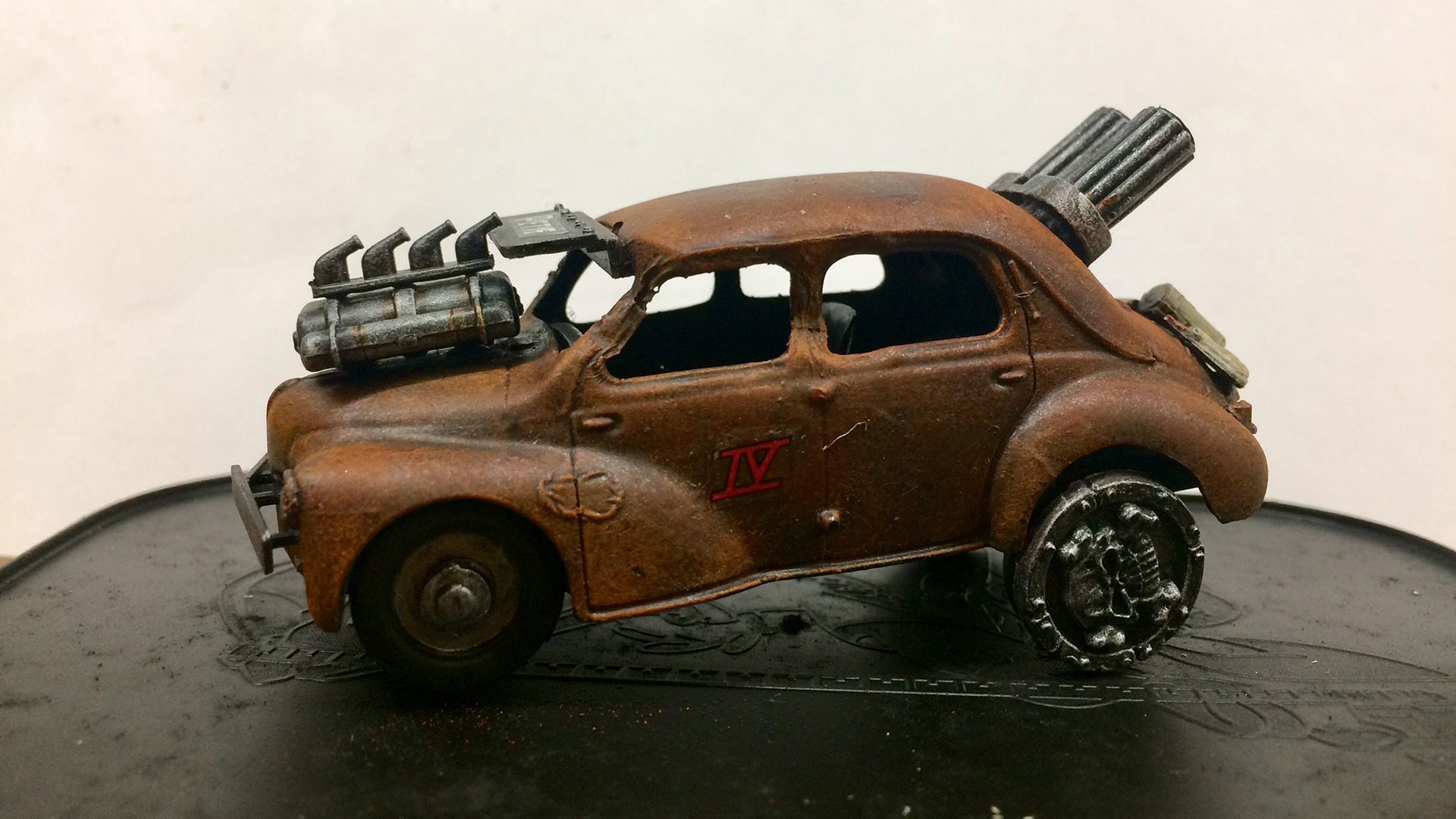 Customisation voiturette post-apocalyptique par Mickey Artworld